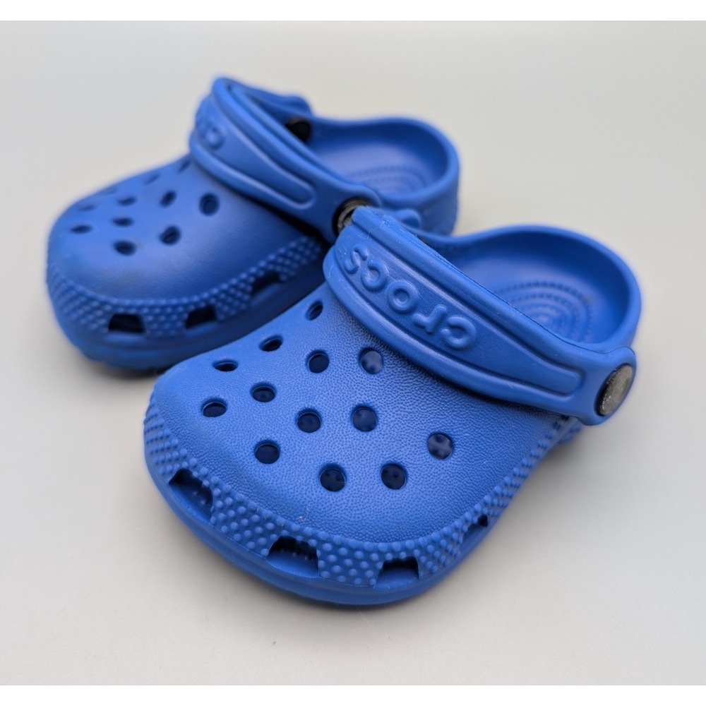 Crocs Classic Littles Clogs Toddler Size C2/C3 Blue Closed Toe